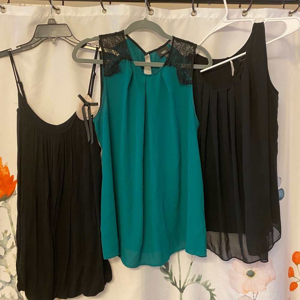 3️⃣ women’s tank tops!